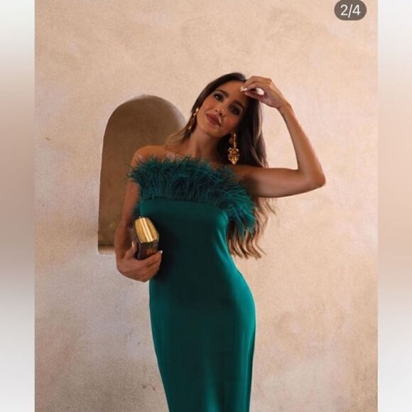 BLOGGER’S FAVE | NWT Zara - Green Feather Satin Effect Strapless Dress - Picture 4 of 16